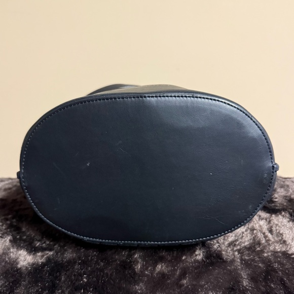 π¨π¦π¨π¦π¨π¦ Giuseppe Piccolo Bucket Style Crossbody Purseπ¨π¦π¨π¦π¨π¦ - Picture 4 of 5